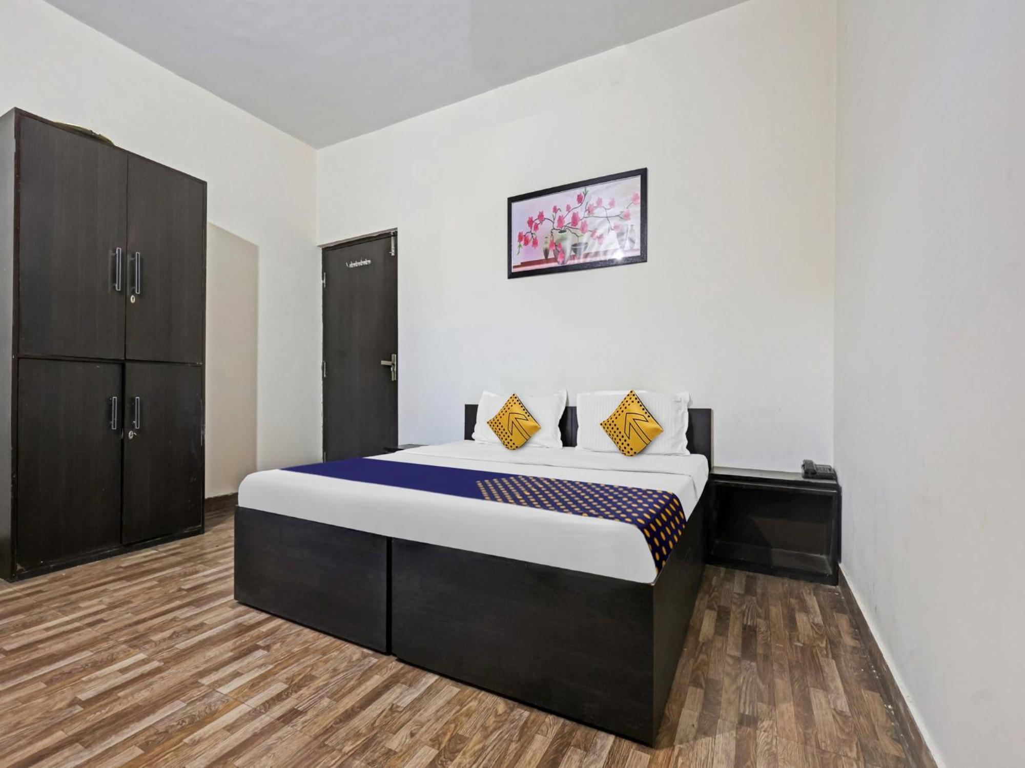 Spot On 81167 Hotel Asdr Rudrapur Extérieur photo